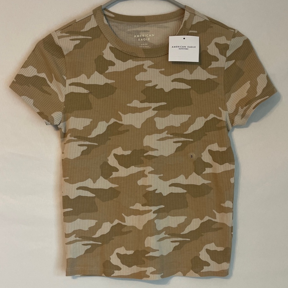 NWT! American Eagle Outfitters Woman’s Short Sleeve Camo Tee - Tan and Cream